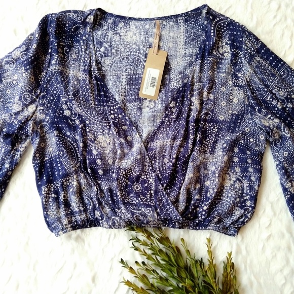 The Revival Lani California bandana v neck crop - Picture 5 of 8